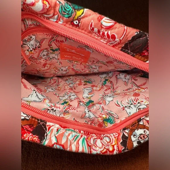Vera Bradley x Disney Moana Adventure Triple-Zip Hipster NWT - Picture 3 of 3